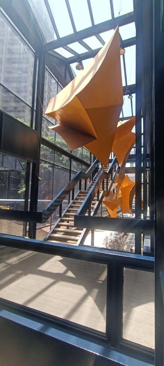 Detalle Arquitectónico Amarillo